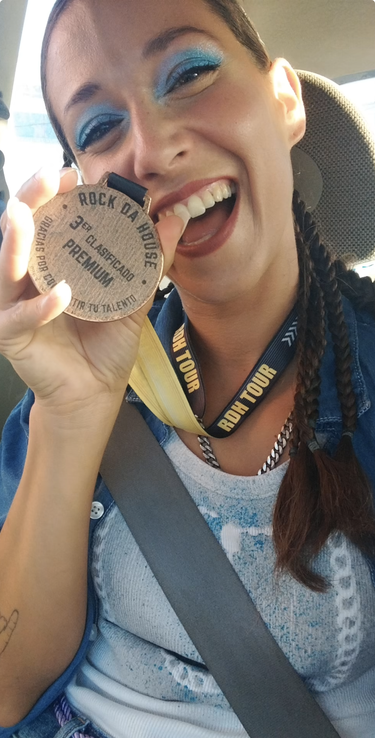 Joti enseñando una clase de baile